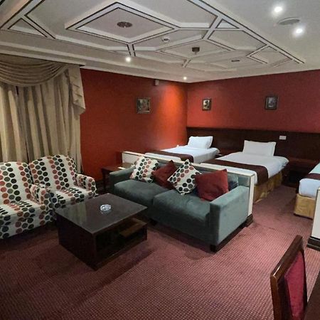 Ḩafar al Bāţin Al Mansour Grand Hotel מראה חיצוני תמונה