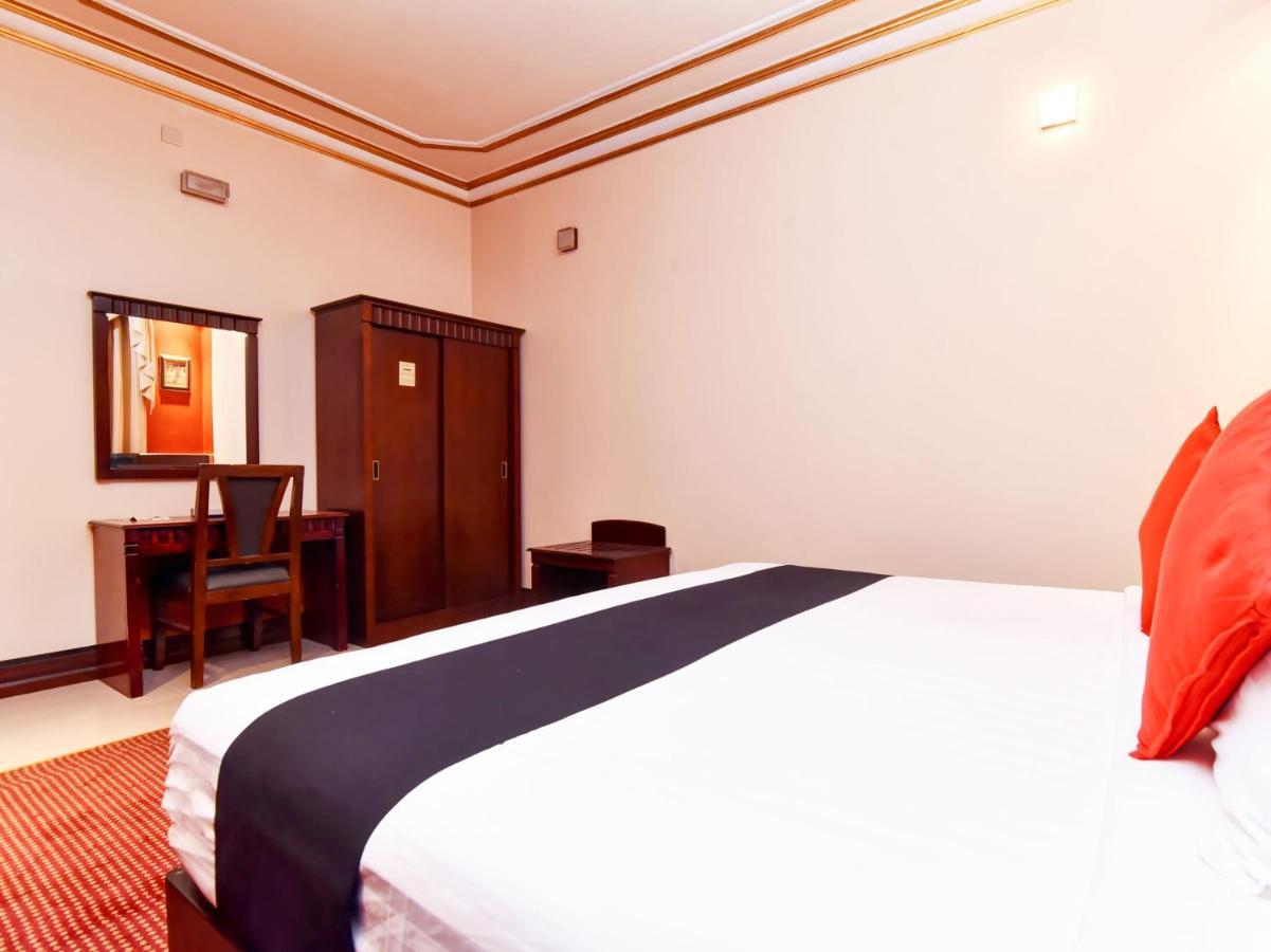 Ḩafar al Bāţin Al Mansour Grand Hotel מראה חיצוני תמונה