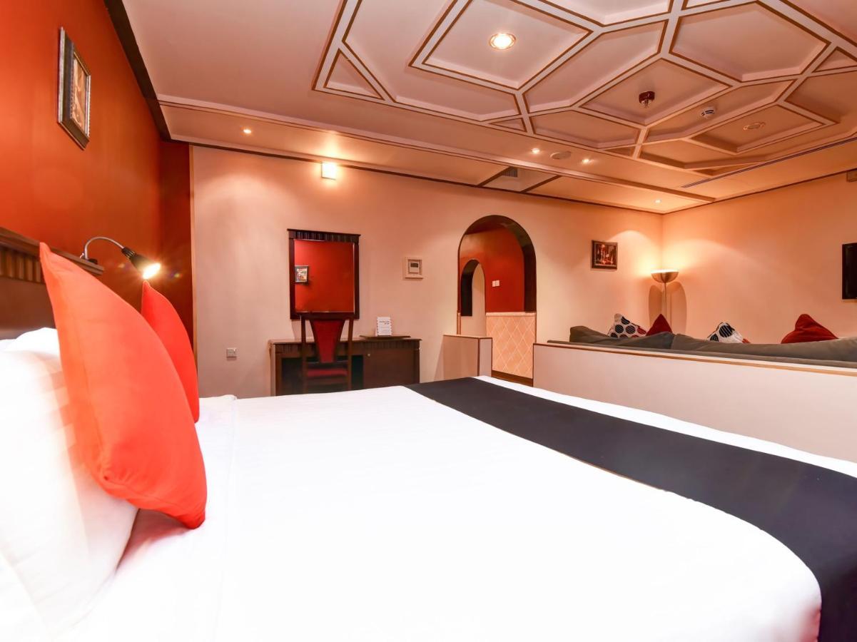 Ḩafar al Bāţin Al Mansour Grand Hotel מראה חיצוני תמונה