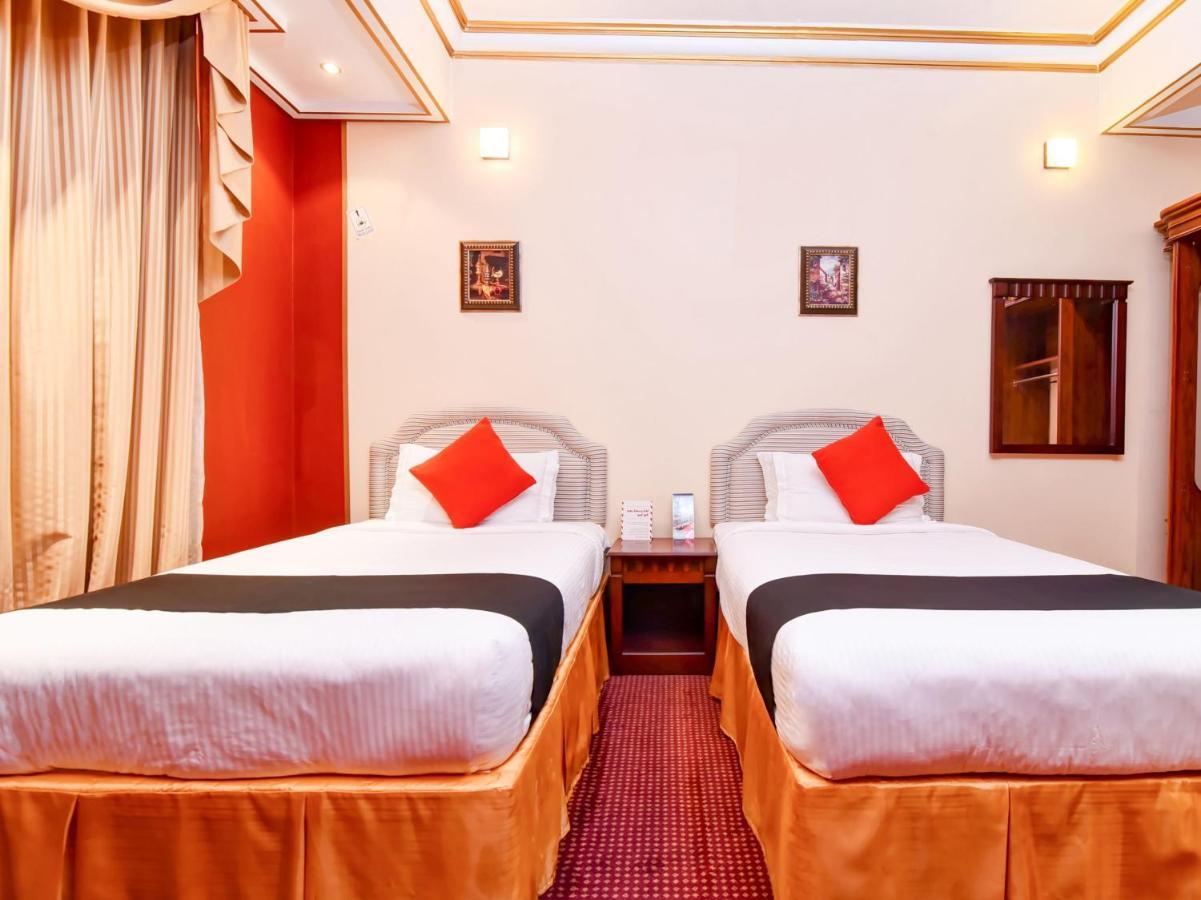 Ḩafar al Bāţin Al Mansour Grand Hotel מראה חיצוני תמונה