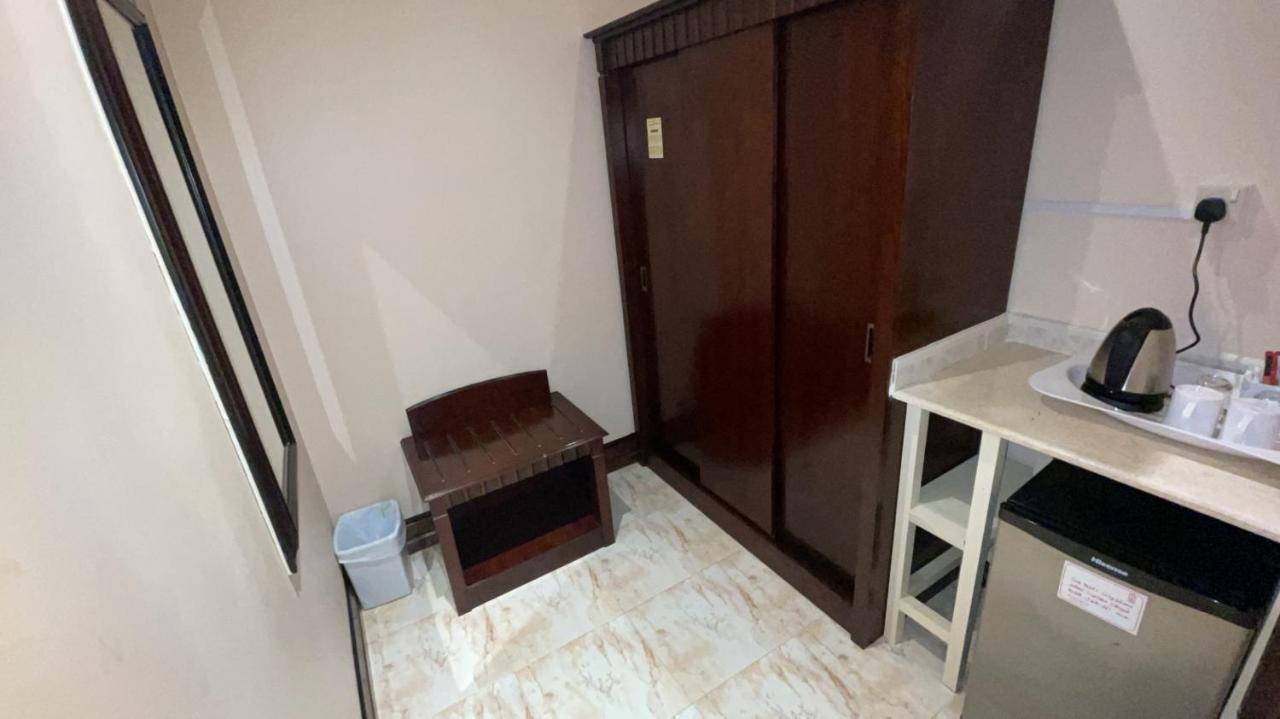 Ḩafar al Bāţin Al Mansour Grand Hotel מראה חיצוני תמונה