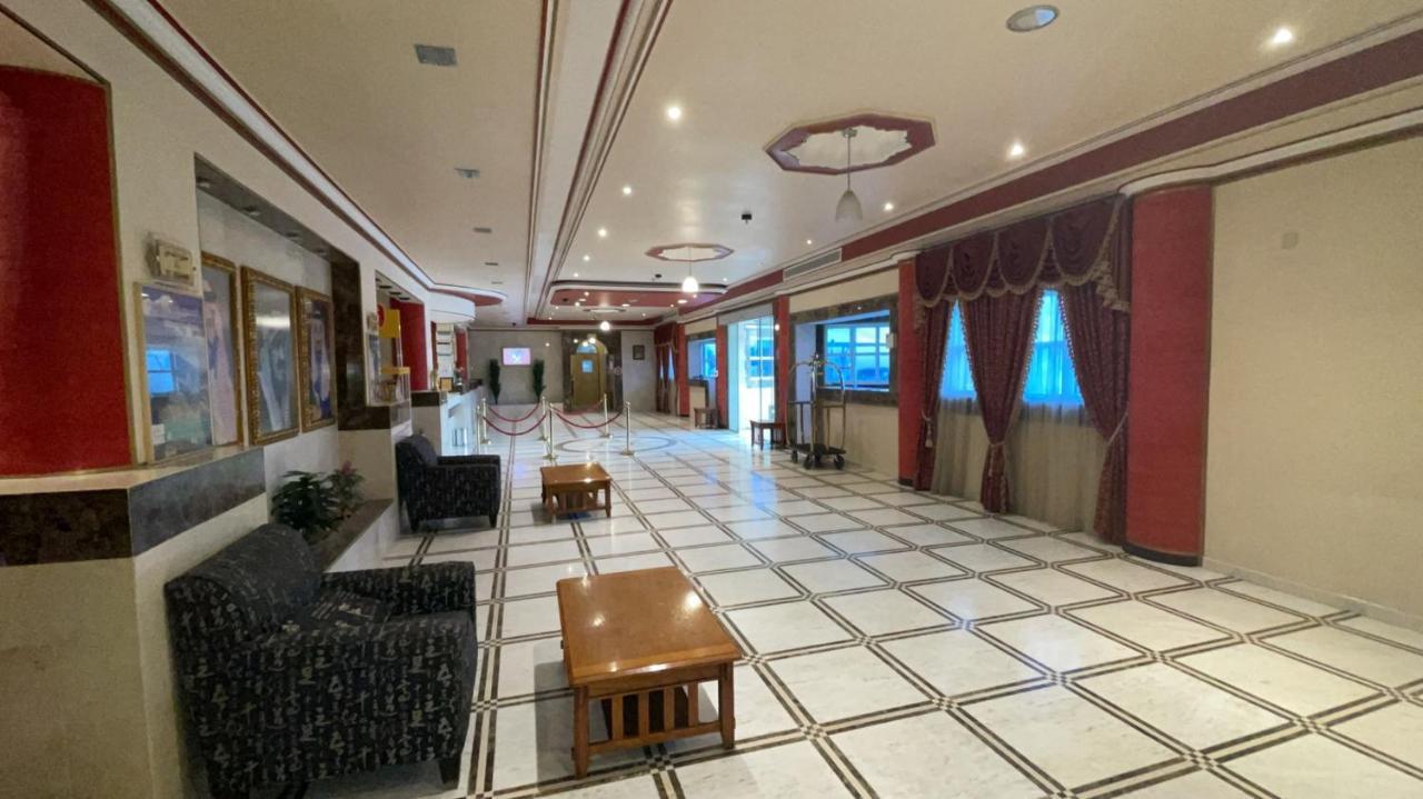 Ḩafar al Bāţin Al Mansour Grand Hotel מראה חיצוני תמונה