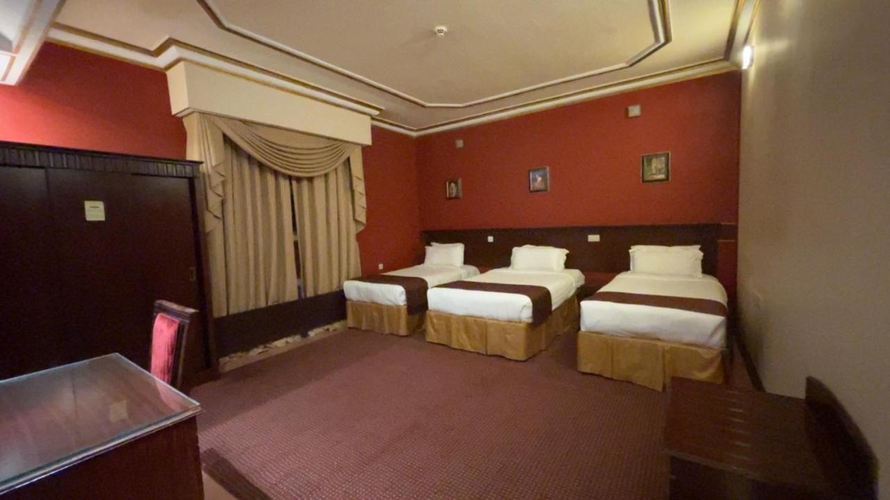 Ḩafar al Bāţin Al Mansour Grand Hotel מראה חיצוני תמונה