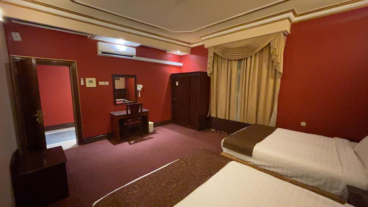 Ḩafar al Bāţin Al Mansour Grand Hotel מראה חיצוני תמונה