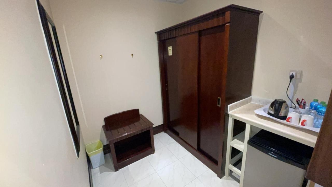Ḩafar al Bāţin Al Mansour Grand Hotel מראה חיצוני תמונה
